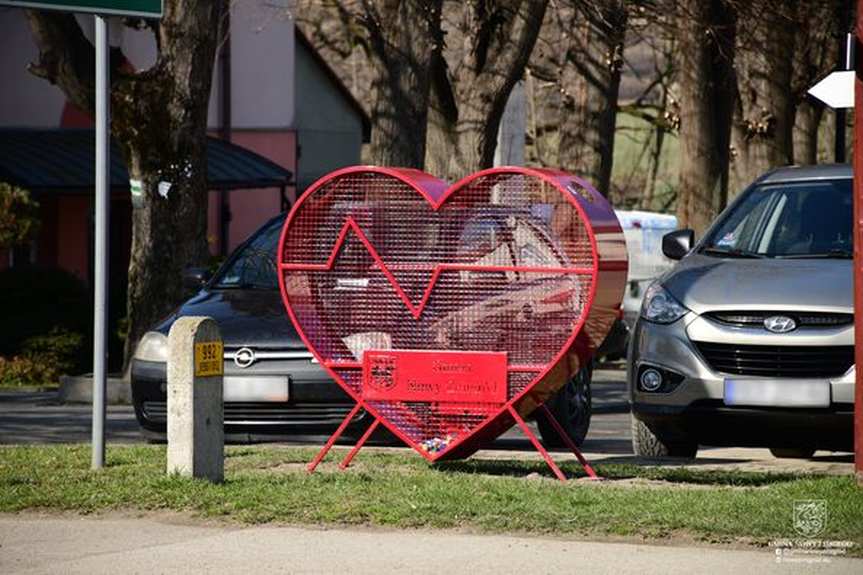 Serce na plastikowe nakrętki w Nowym Żmigrodzie