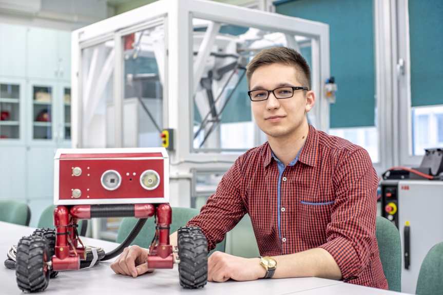 Student Politechniki Rzeszowskiej opracował prototyp robota inspekcyjnego dla straży pożarnej