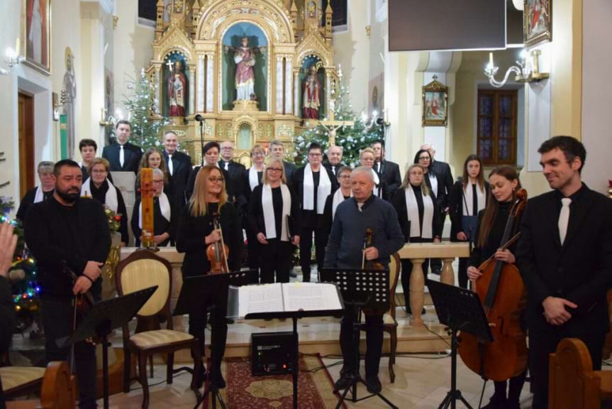 Świąteczny koncert kolęd chóru Laurenti w Warzycach