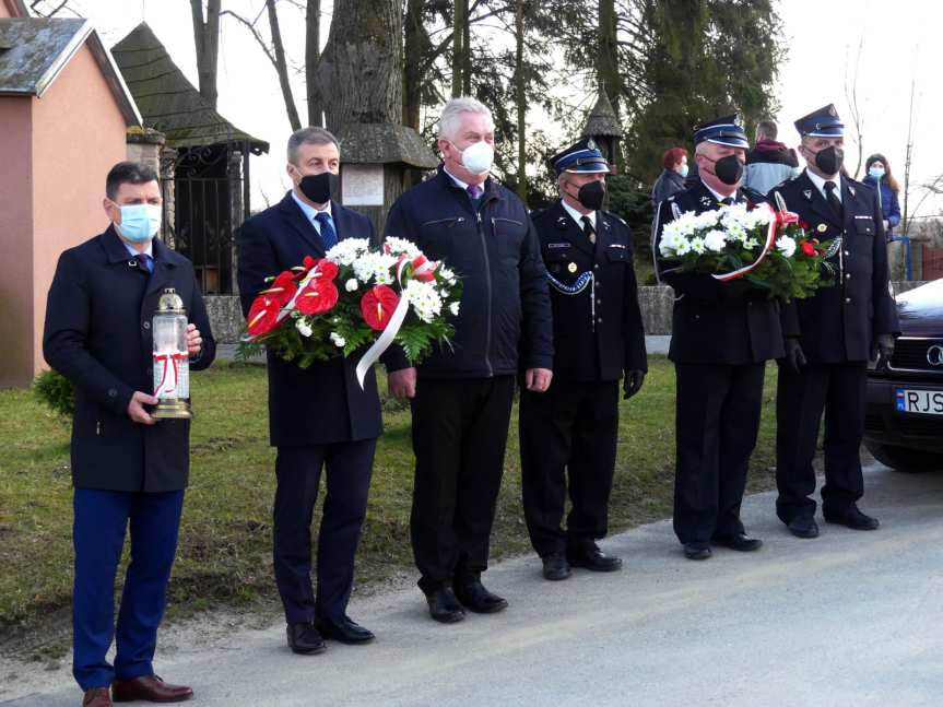 Święcany. Uczczono pamięć ofiar katastrofy smoleńskiej i zbrodni katyńskiej