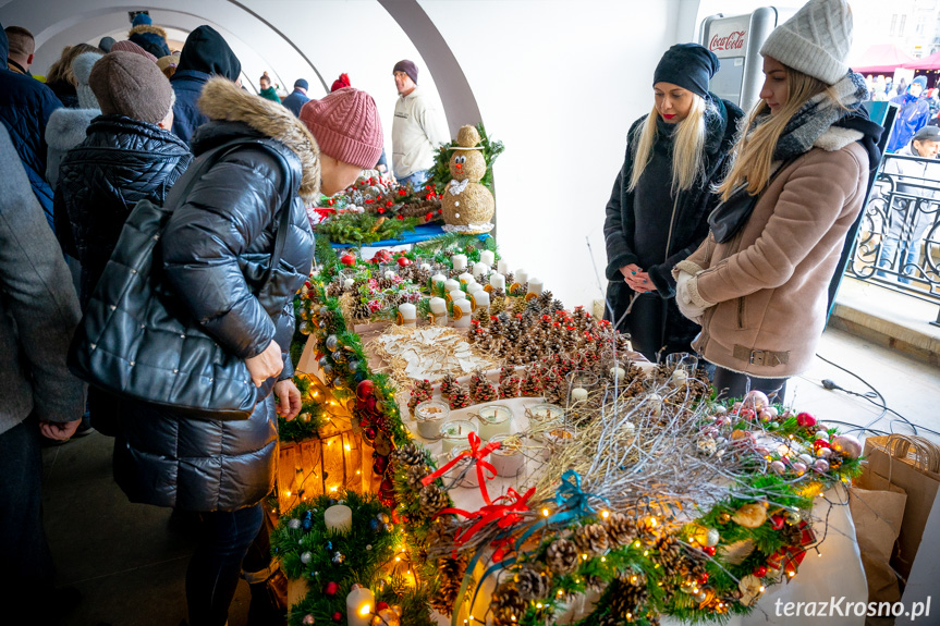 Tłumy na Jarmarku Bożonarodzeniowym w Krośnie