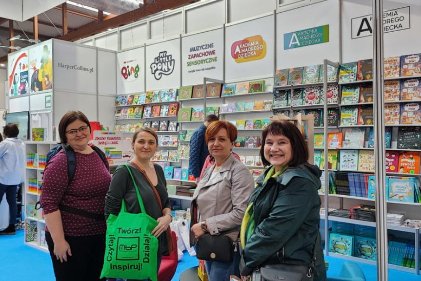 Grupa bibliotekarzy z Jasła i powiatu jasielskiego wzięła udział w targach książki