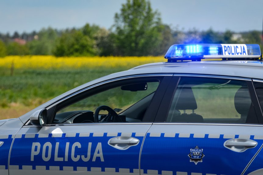 Uciekał przed policją, porzucił auto i narkotyki Uciekał przed policją, porzucił auto i narkotyki