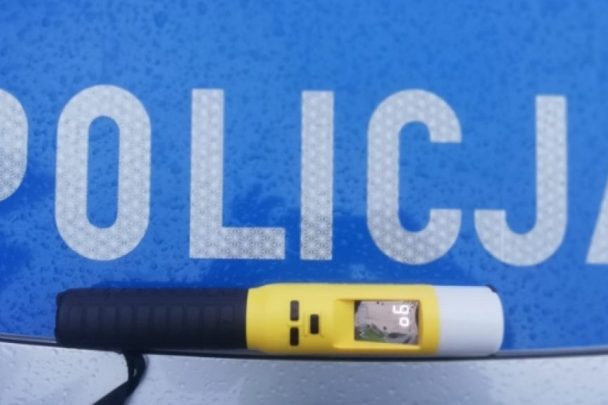 Uderzył w bariery ochronne, był pijany Uderzył w bariery ochronne, był pijany