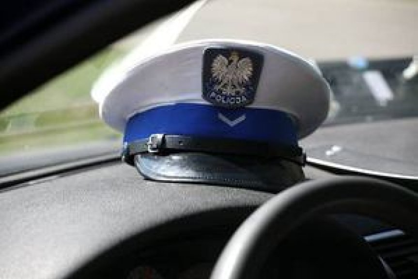 Wjechał na tory mimo otwierających się rogatek i zakazu jazdy Wjechał na tory mimo otwierających się rogatek i zakazu jazdy
