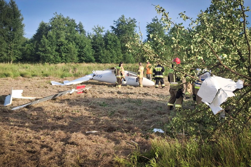 Wypadek szybowca. Spadł na łąkę Wypadek szybowca. Spadł na łąkę