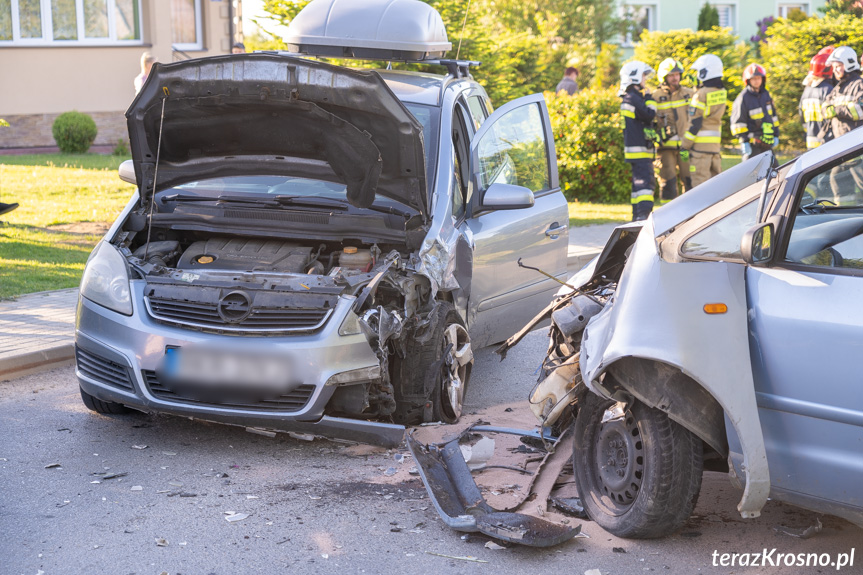 Wypadek w Rogach, zderzenie opla z volkswagenem Wypadek w Rogach, zderzenie opla z volkswagenem