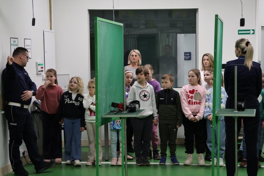Dzieci z wizytą w jasielskiej komendzie