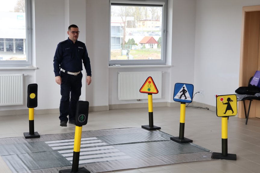 Dzieci z wizytą w jasielskiej komendzie