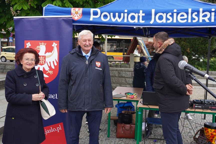Dzień pełen uśmiechów i refleksji. Godność w Jaśle była najważniejsza