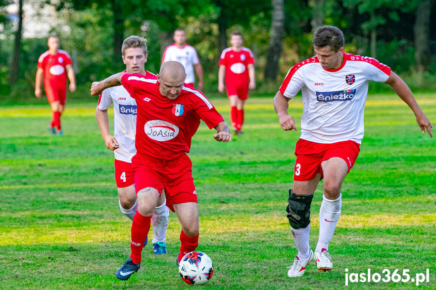 Jasiołka Świerzowa Polska - Wisłoka Błażkowa 0:0