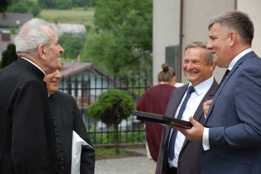 Jubileusz 60-lecia kapłaństwa i 50-lecia pracy w parafii w Nienaszowie księdza Zygmunta Kudyby