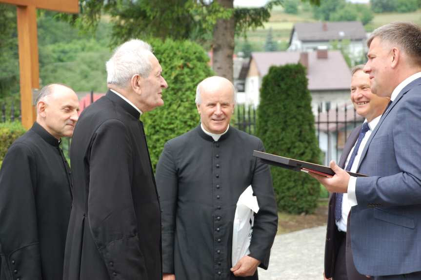 Jubileusz 60-lecia kapłaństwa i 50-lecia pracy w parafii w Nienaszowie księdza Zygmunta Kudyby