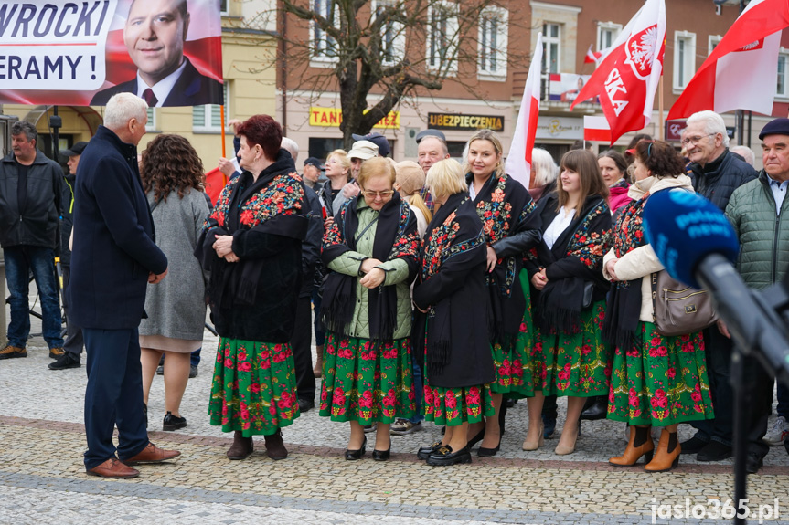 Karol Nawrocki na rynku w Jaśle