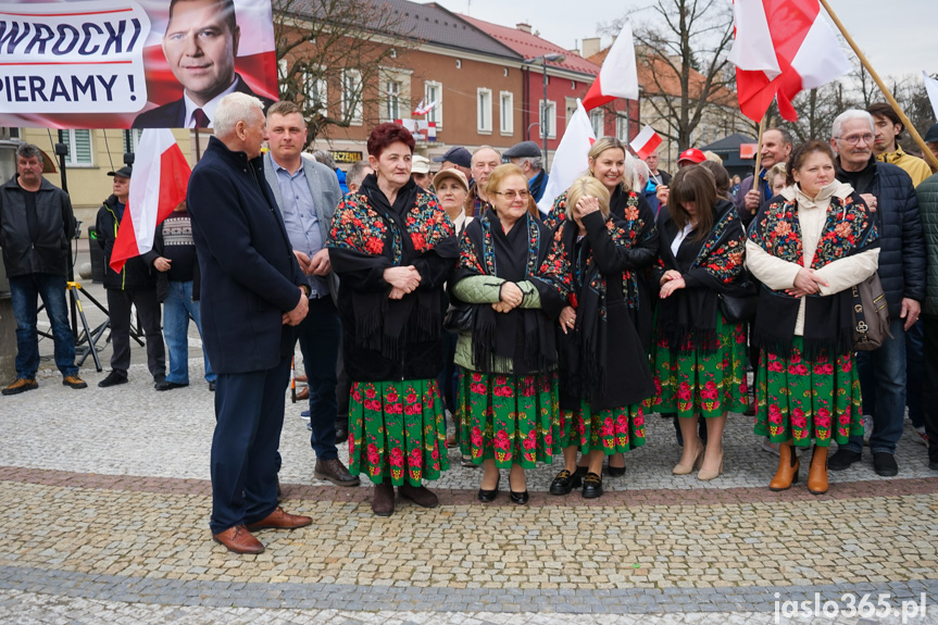 Karol Nawrocki na rynku w Jaśle