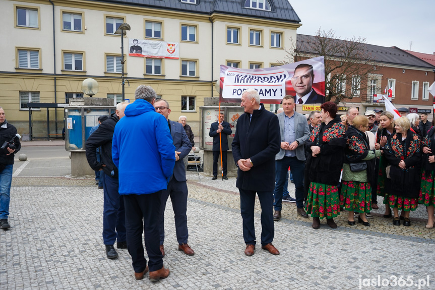 Karol Nawrocki na rynku w Jaśle