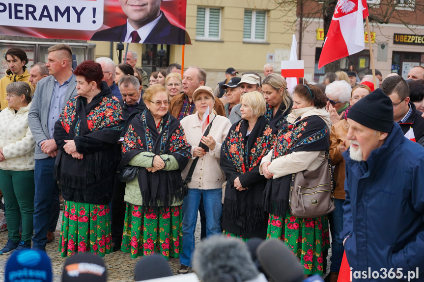 Karol Nawrocki na rynku w Jaśle