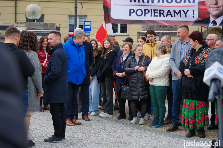 Karol Nawrocki na rynku w Jaśle