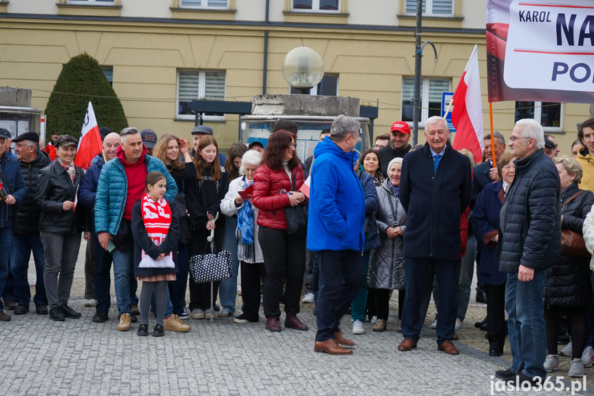 Karol Nawrocki na rynku w Jaśle