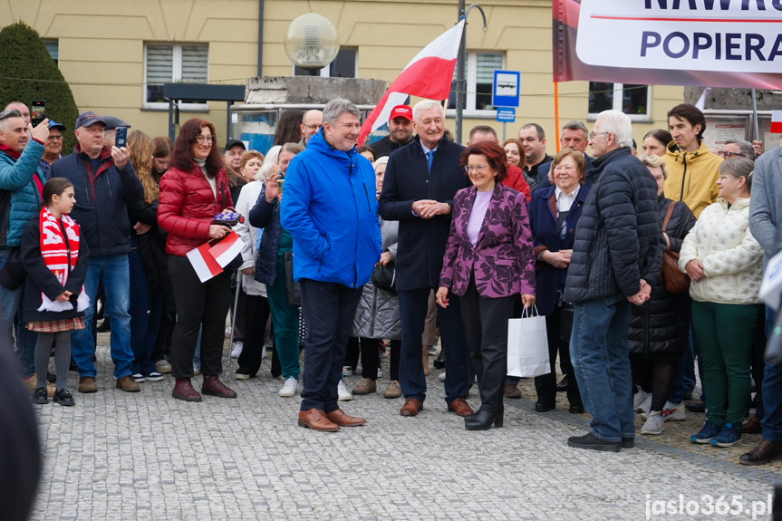 Karol Nawrocki na rynku w Jaśle