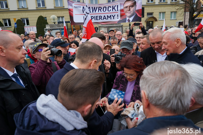 Karol Nawrocki na rynku w Jaśle