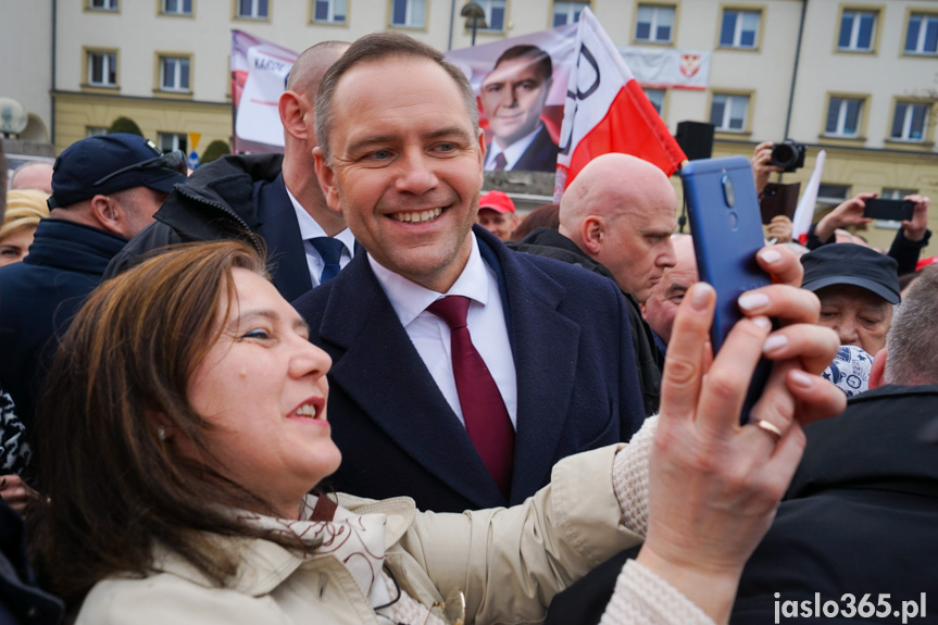 Karol Nawrocki na rynku w Jaśle