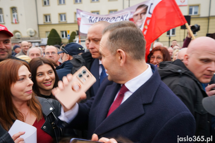 Karol Nawrocki na rynku w Jaśle