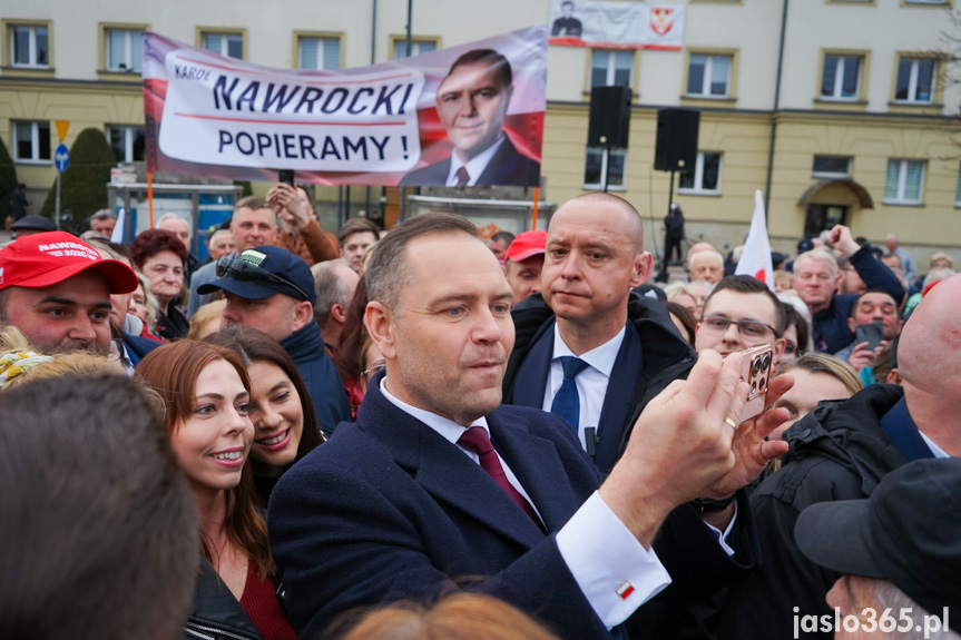 Karol Nawrocki na rynku w Jaśle