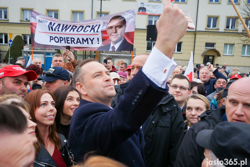 Karol Nawrocki na rynku w Jaśle