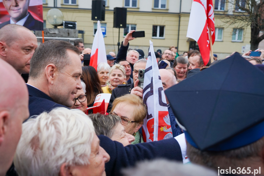 Karol Nawrocki na rynku w Jaśle