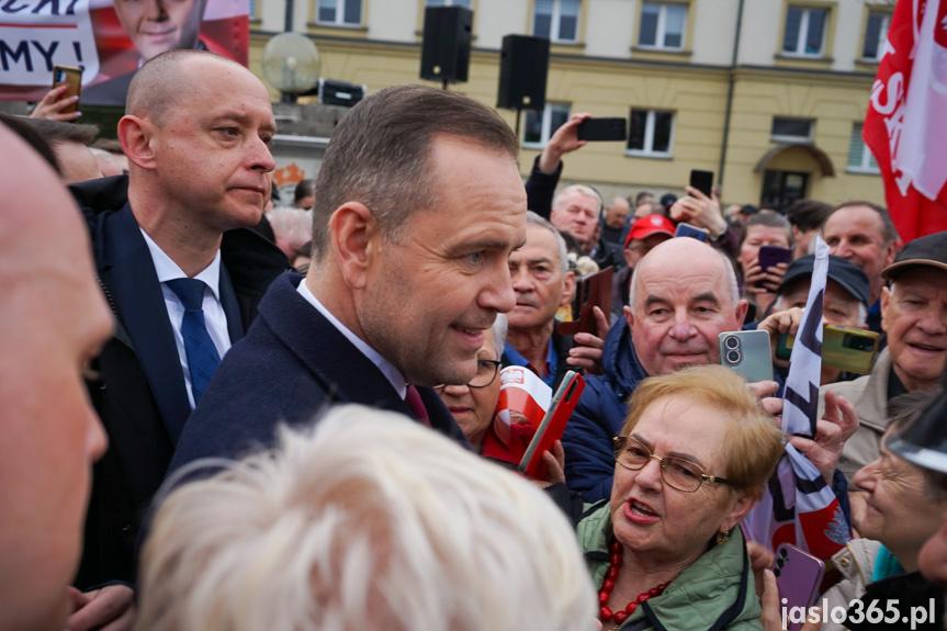 Karol Nawrocki na rynku w Jaśle