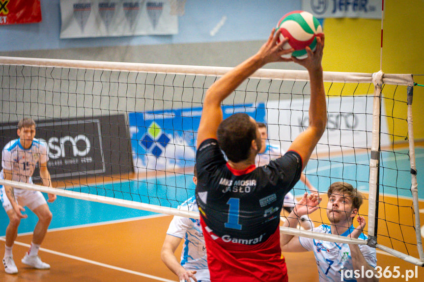 Karpaty Krosno Glass KPU w Krośnie - MKS MOSiR Jasło 2:3