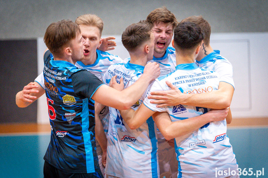 Karpaty Krosno Glass KPU w Krośnie - MKS MOSiR Jasło 2:3