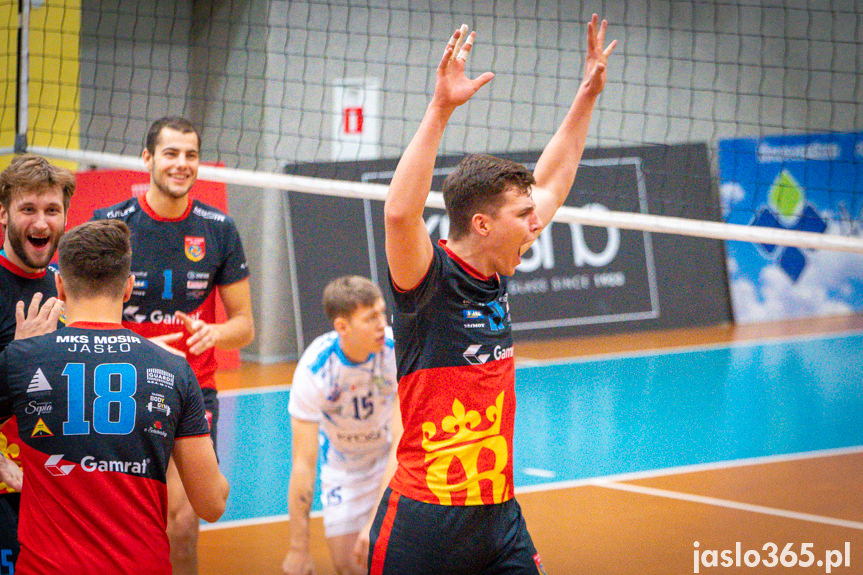 Karpaty Krosno Glass KPU w Krośnie - MKS MOSiR Jasło 2:3