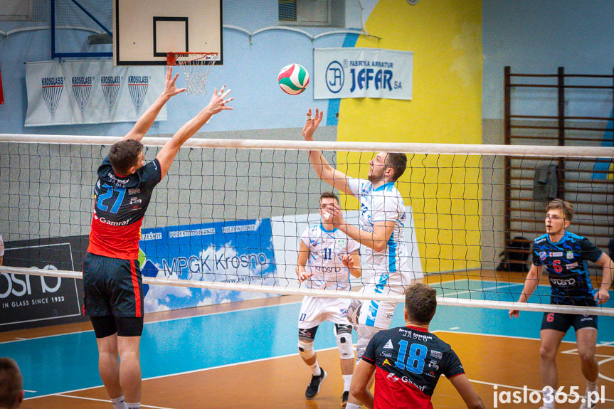 Karpaty Krosno Glass KPU w Krośnie - MKS MOSiR Jasło 2:3