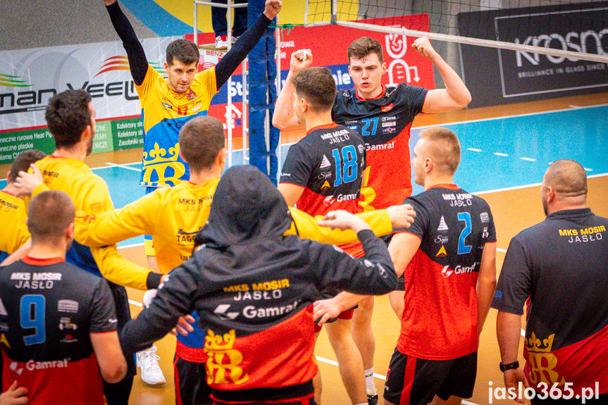 Karpaty Krosno Glass KPU w Krośnie - MKS MOSiR Jasło 2:3