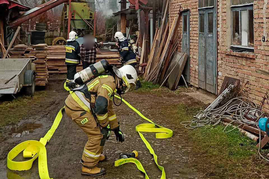 Kołaczyce. Pożar w zakładzie stolarskim