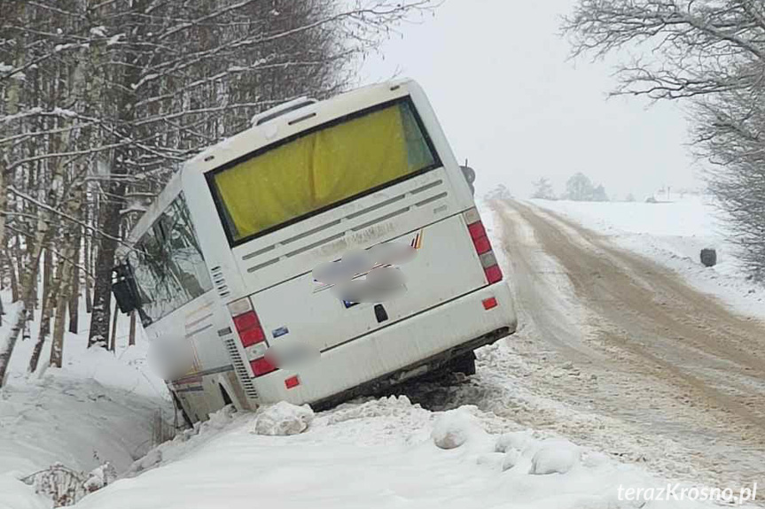 Kolizja autobusu w Błażkowej