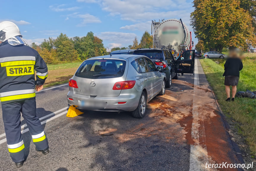 Kolizja w Warzycach trzech samochodów