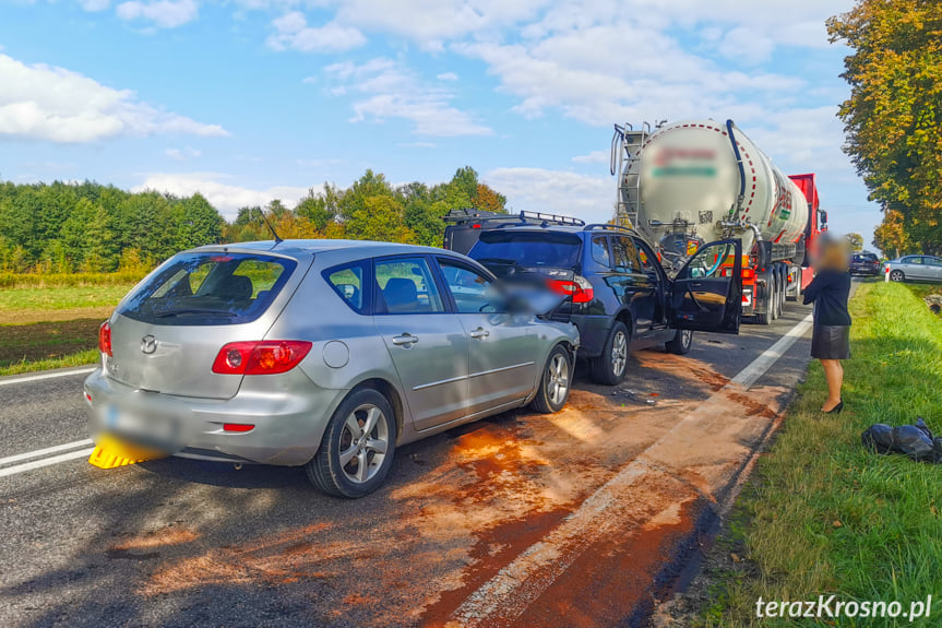 Kolizja w Warzycach trzech samochodów