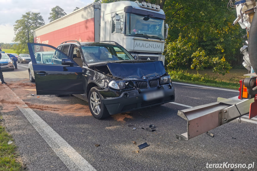Kolizja w Warzycach trzech samochodów