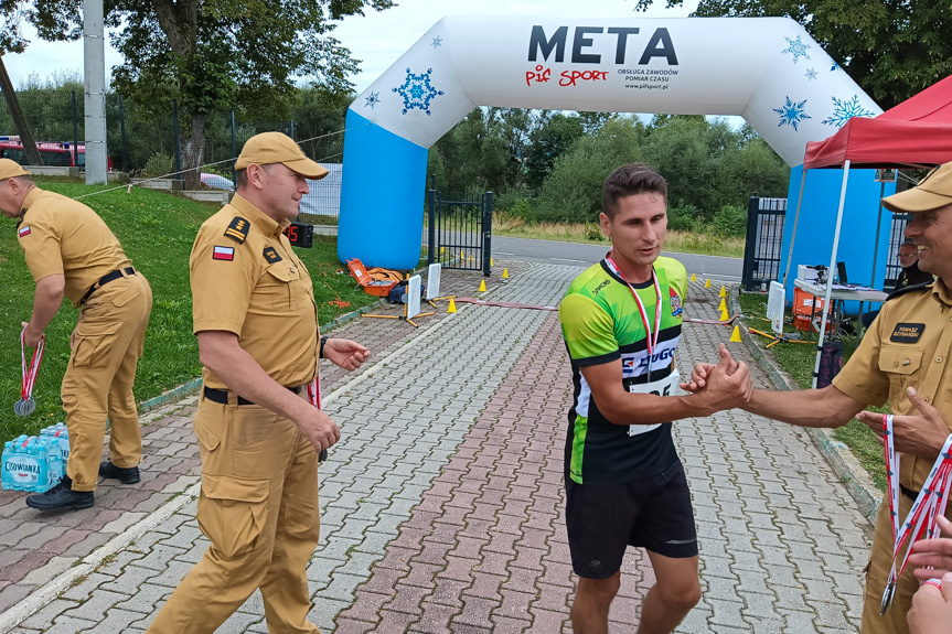 Mistrzostwa strażaków w biegu górskim w Ożennej