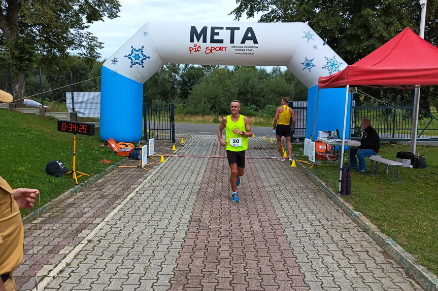 Mistrzostwa strażaków w biegu górskim w Ożennej