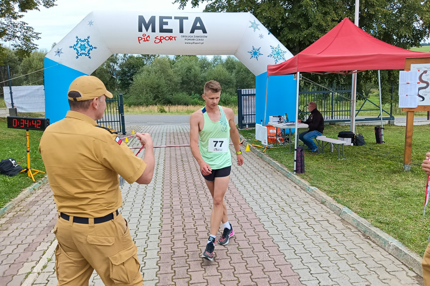Mistrzostwa strażaków w biegu górskim w Ożennej