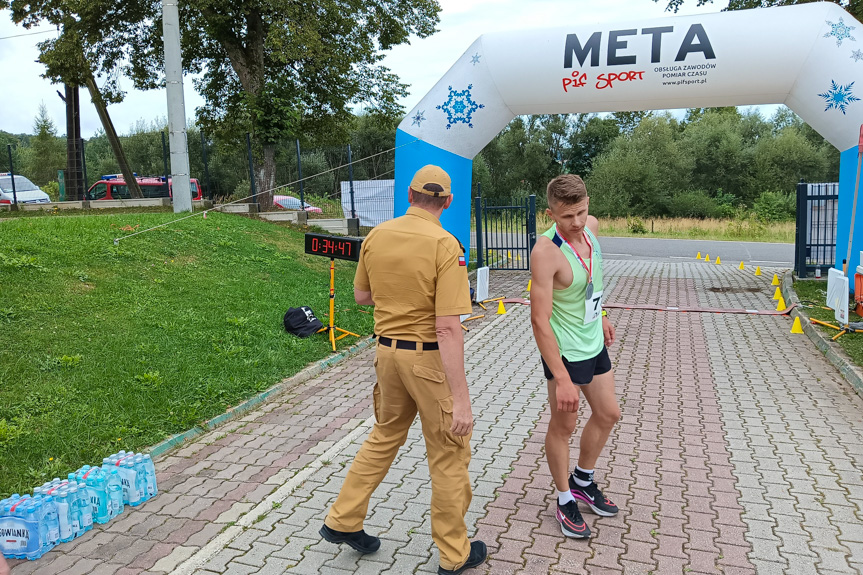 Mistrzostwa strażaków w biegu górskim w Ożennej