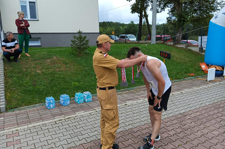 Mistrzostwa strażaków w biegu górskim w Ożennej