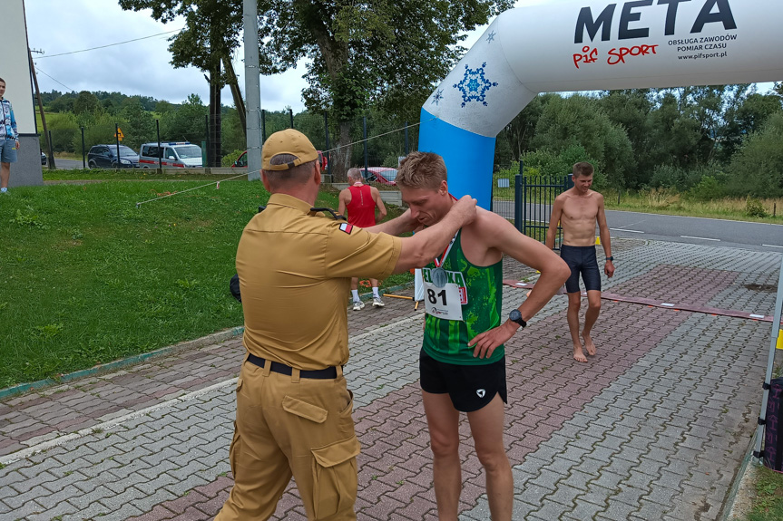 Mistrzostwa strażaków w biegu górskim w Ożennej