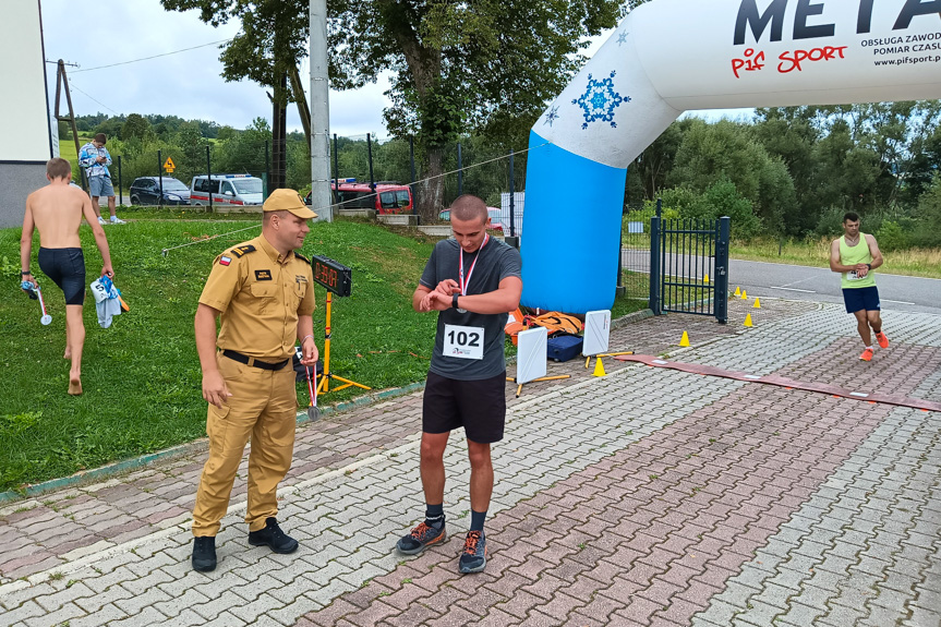 Mistrzostwa strażaków w biegu górskim w Ożennej