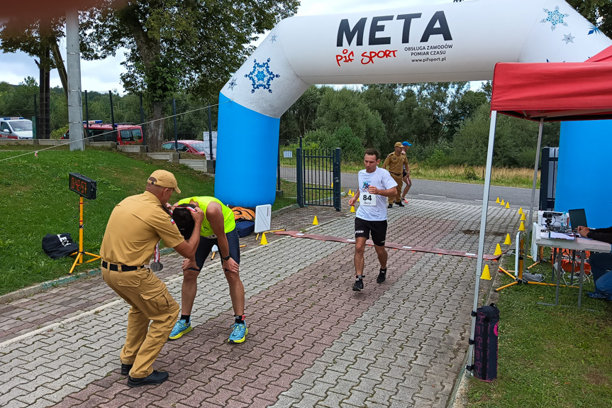 Mistrzostwa strażaków w biegu górskim w Ożennej