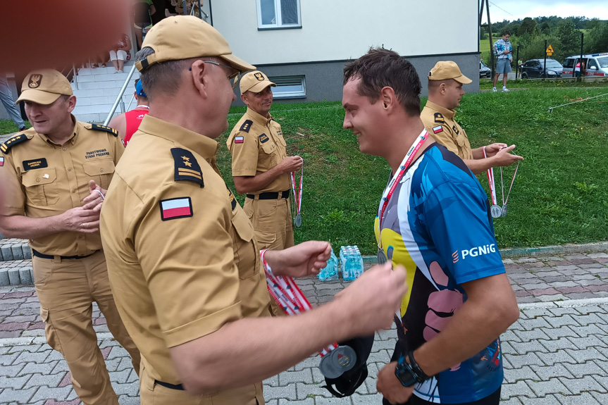Mistrzostwa strażaków w biegu górskim w Ożennej